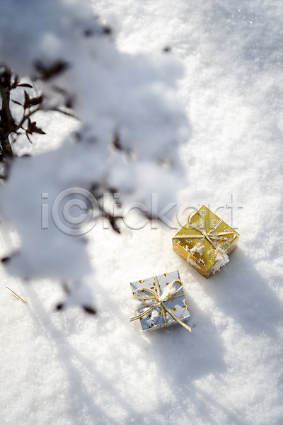 사람없음 JPG 소프트포커스 포토 겨울 눈(날씨) 눈덮임 두개 미니어처 새해 선물상자 설원 야외 오브젝트 주간