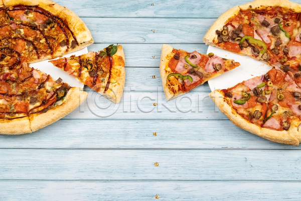 사람없음 JPG 포토 해외이미지 나무배경 다양 실내 접시 종류 콤비네이션피자 패스트푸드 피자 피자조각