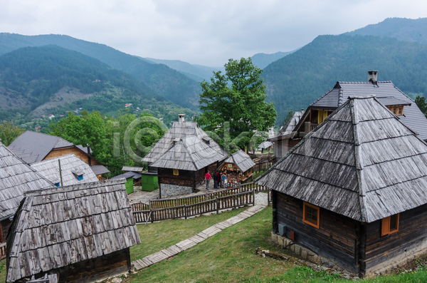 사람없음 JPG 포토 해외이미지 마을 산 세르비아 시골 야외 주간 주택 풍경(경치)