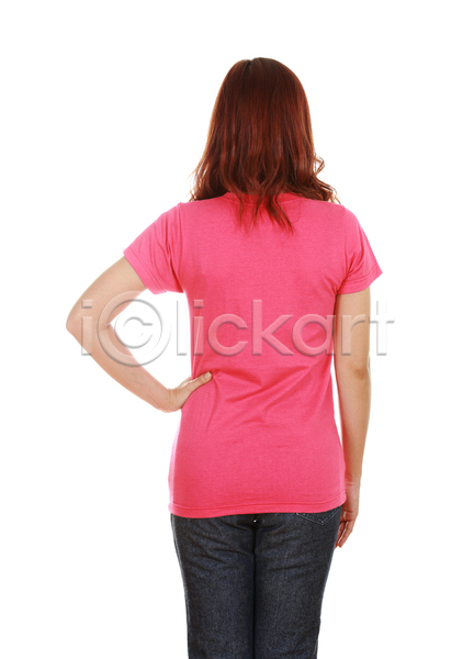백인 사람 성인 여자 한명 JPG 템플릿 포토 해외이미지 1 T 고립 공백 디자인 면 모델 백그라운드 분홍색 뷰티 셔츠 옷 우주 유행 응시 정상 청바지 티셔츠 포즈 흰색