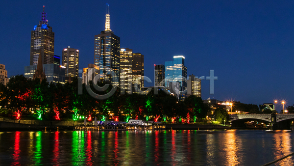 사람없음 JPG 포토 해외이미지 강 건물 고층빌딩 다리(건축물) 도시 도시풍경 멜버른 반사 스카이라인 야간 야경 야외 하늘 호주