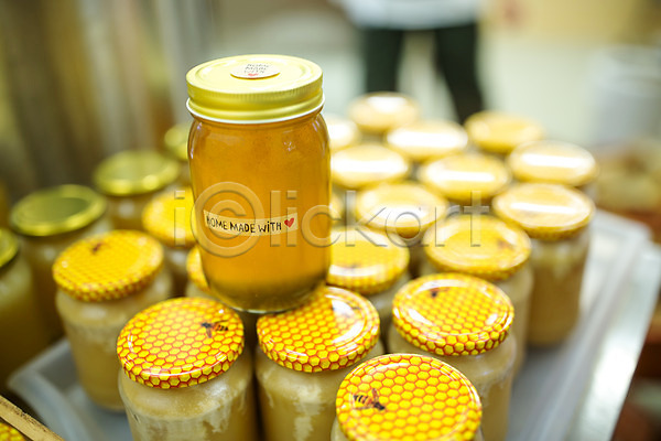 사람없음 JPG 아웃포커스 포토 꿀 꿀벌 농업 벌꿀 야외 양봉 양봉업 유리병 체코