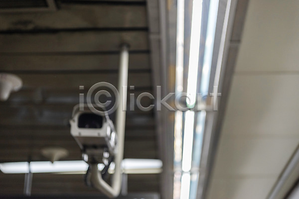 사람없음 JPG 근접촬영 로우앵글 아웃포커스 포토 감시카메라 도시풍경 보안 안전 야외 전철역 주간 풍경(경치)
