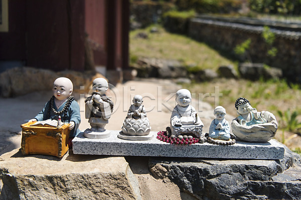 사람없음 JPG 포토 관광지 모형 불교 불상 사찰 승려 야외 여러개 절 주간 한국 흥국사