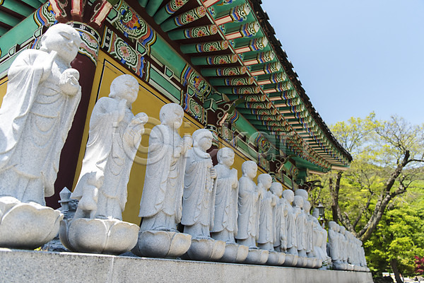 사람없음 JPG 로우앵글 포토 관광지 불교 사찰 석상 승려 야외 절 주간 한국 흥국사
