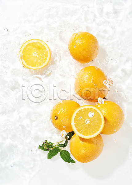 사람없음 JPG 포토 하이앵글 과일 단면 물 물결 백그라운드 스튜디오촬영 실내 싱그러움 여러개 오렌지 오브젝트 잎 플랫레이 흰배경 흰색