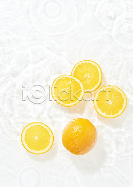 사람없음 JPG 포토 하이앵글 과일 단면 물 물결 백그라운드 스튜디오촬영 실내 싱그러움 여러개 오렌지 오브젝트 플랫레이 흰배경 흰색