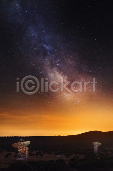 감성 분위기 사람없음 JPG 포토 해외이미지 몽환 밤하늘 별 야간 야외 위성안테나 은하수(은하)