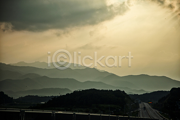 고요 사람없음 JPG 포토 구름(자연) 도로 산 야외 일몰 주간 진주(경상남도) 풍경(경치) 햇빛