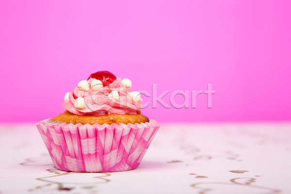 달콤 사람없음 JPG 포토 해외이미지 분홍색 장식 컵케이크 크림 한개