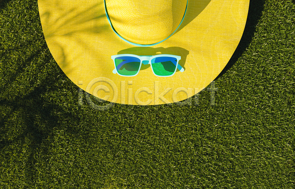 사람없음 3D JPG 포토 해외이미지 그림자 비치모자 선글라스 여름(계절) 잔디
