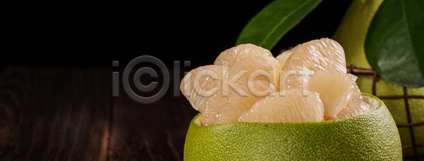 사람없음 JPG 근접촬영 포토 해외이미지 과일 담기 연두색 잎 포멜로