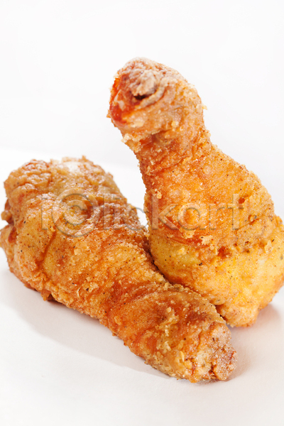 사람없음 JPG 포토 해외이미지 닭다리 닭다리튀김 두개 실내 치킨 후라이드치킨 흰배경