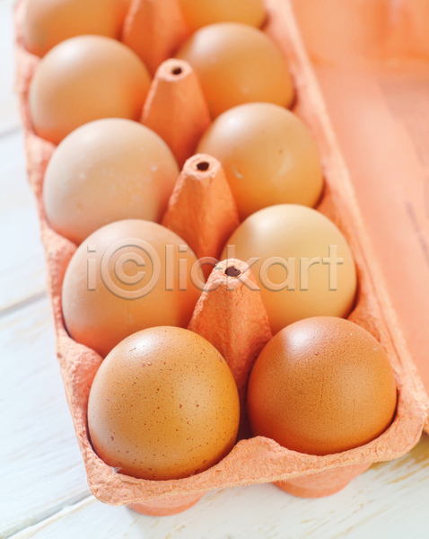 사람없음 JPG 포토 해외이미지 계란 계란판 나무배경 실내 흰배경