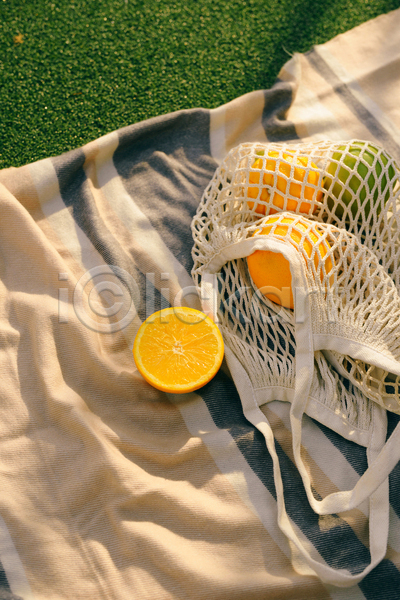 사람없음 JPG 포토 해외이미지 가방 돗자리 소풍 야외 오렌지 잔디 주간