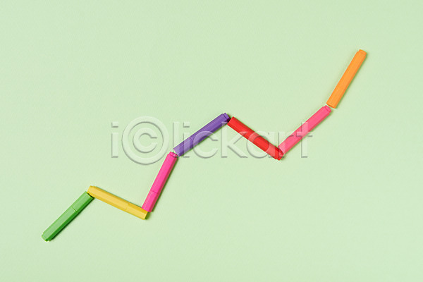사람없음 JPG 포토 하이앵글 그래프 금융 꺾은선그래프 도형 비즈니스 스튜디오촬영 실내 초록배경 플랫레이