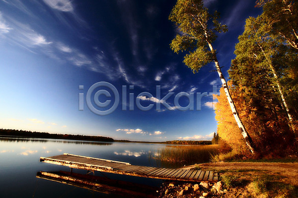 사람없음 JPG 포토 해외이미지 가로 가을(계절) 구름(자연) 나무 디지털 미술 여행 장면 캐나다 풍경(경치) 해외202004 호수
