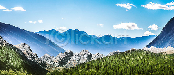 산책 침묵 휴식 사람없음 JPG 포토 해외이미지 걷기 길 산 삼림지대 숲 알프스 야외 자연 장면 초록색 컨셉 트래킹 파노라마 풍경 하이킹 해외202004 해외포토 환경 휴가