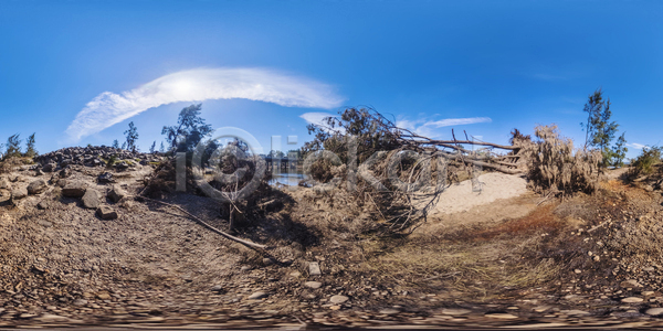 사람없음 JPG 포토 해외이미지 갈색 강 개울 공원 나무 댐 땅 물 반사 사진촬영 숲 시멘트 식물 야외 잎 자연 콘크리트 파란색 해외포토 호수 호주 홍수 환경