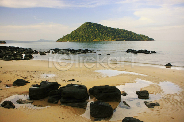 사람없음 JPG 포토 해외이미지 만 모래 모래사장 바다 섬 아시아 암초 초록색 캄보디아 태국 파라다이스 파란색 하늘