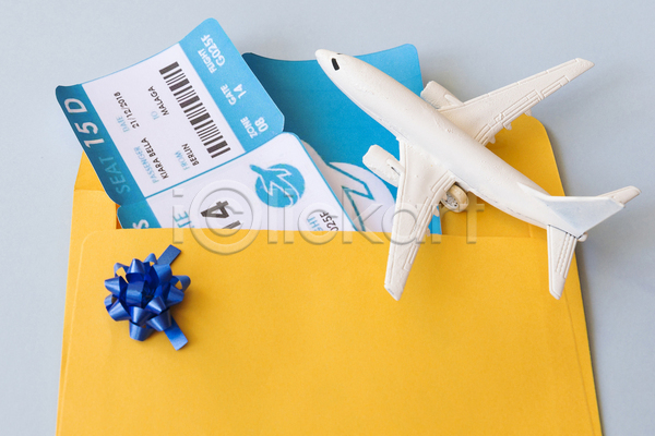 사람없음 JPG 포토 해외이미지 리본 백그라운드 비행기 여행 종이봉투 항공권 회색배경