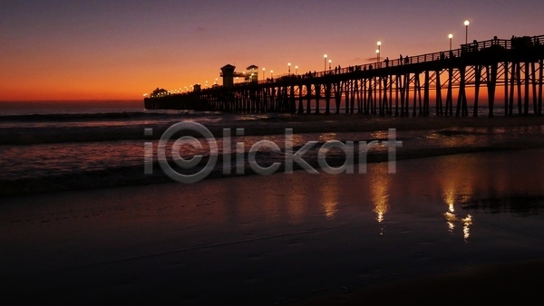 사람없음 JPG 포토 해외이미지 가로등 다리(건축물) 미국 바다 야간 야외 캘리포니아 해변 해외풍경
