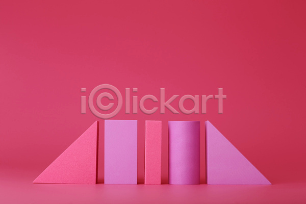 사람없음 JPG 포토 해외이미지 목업 분홍색 분홍색배경 삼각형 스튜디오촬영 실내 오브젝트 원기둥 일렬 입체도형 직사각형