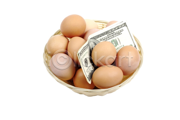 사람없음 JPG 포토 해외이미지 계란 달러 담기 바구니 실내 지폐 흰배경