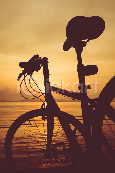 평화 사람없음 JPG 실루엣 포토 해외이미지 가로 레이스(직물) 바다 바퀴 백그라운드 복고 세로 수확 순환 스포츠 야외 일몰 일출 자연 자전거 풍경(경치) 하늘 햇빛