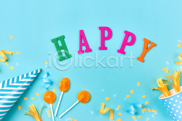 행복 사람없음 JPG 포토 해외이미지 고깔(모자) 꽃가루 리본 사탕 생일 생일축하 실내 영어 파란배경 해피버스데이
