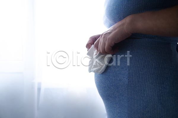 우아함 사람없음 아기 어린이 JPG 포토 해외이미지 가족 기다림 기적 단아함 부츠 양말 엄마 임신 출산
