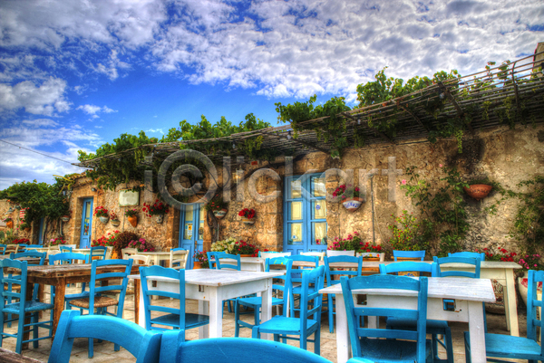 빈티지 사람없음 JPG 포토 해외이미지 건축물 건축양식 구름(자연) 꽃 야외 의자 이탈리아 주간 탁자 풍경(경치) 하늘 화분