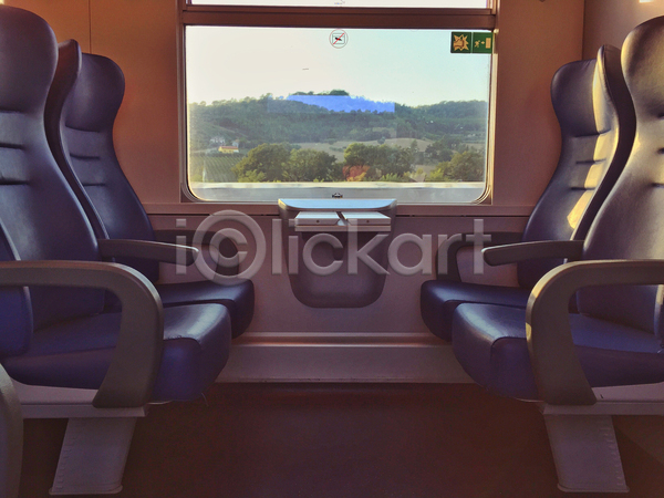 사람없음 JPG 포토 해외이미지 기차 실내 의자 주간 창문 풍경(경치)