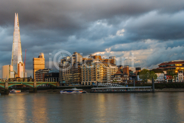 사람없음 JPG 포토 해외이미지 구름(자연) 도시 도시풍경 런던 야외 일몰 주간 템스강 하늘