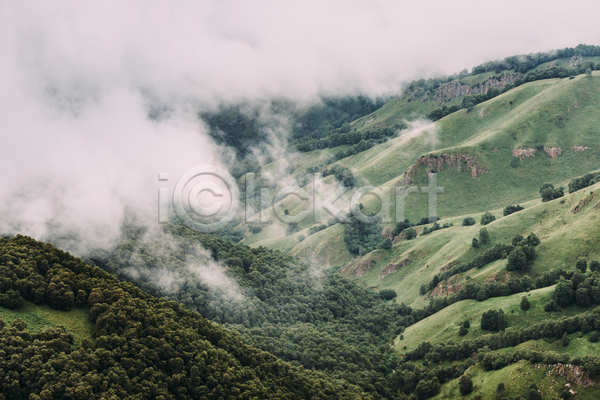 사람없음 JPG 포토 해외이미지 구름(자연) 산 산등성이 숲 야외 언덕 자연 주간 초록색 풍경(경치)