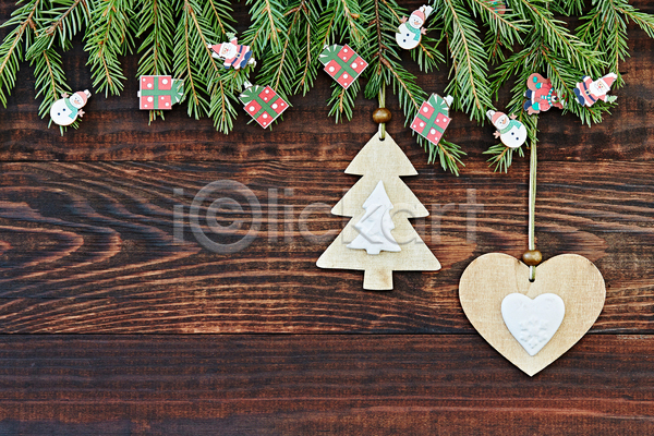 사람없음 JPG 포토 해외이미지 12월 가로 겨울 계절 나무배경 나뭇가지 새해 선물 신용카드 심볼 우주 이벤트 인사 장식 전통 카피스페이스 크리스마스 크리스마스트리 하트 휴가