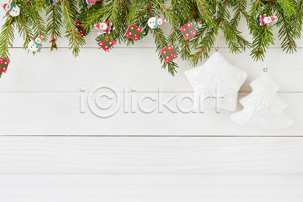 사람없음 JPG 포토 해외이미지 12월 가로 가문비나무 겨울 계절 나무배경 나뭇가지 별 빨간색 새해 선물 신용카드 심볼 인사 초록색 카피스페이스 크리스마스 크리스마스장식 크리스마스트리 흰배경 흰색