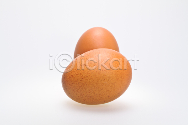 사람없음 JPG 포토 해외이미지 계란 두개 실내 흰배경