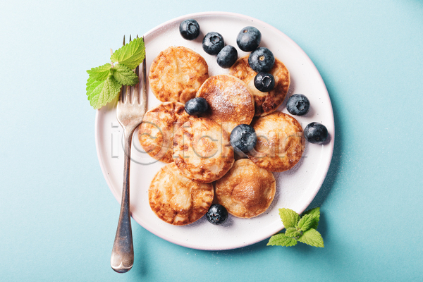 사람없음 JPG 포토 해외이미지 블루베리 아침식사 음식 팬케이크 포크 하늘색