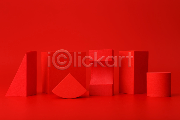 사람없음 JPG 포토 해외이미지 목업 빨간배경 빨간색 삼각형 스튜디오촬영 실내 오브젝트 원기둥 입체도형 정사각형 직사각형