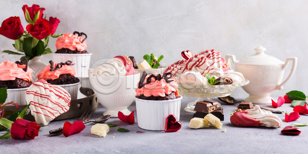 달콤 사랑 사람없음 JPG 포토 해외이미지 그릇 숟가락 장미 장식 초콜릿 컵케이크 크림 하트