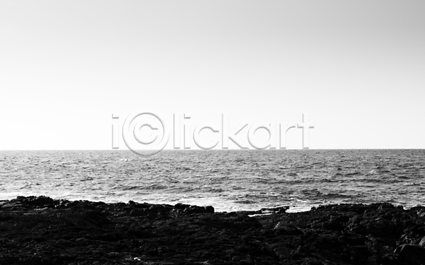 사람없음 JPG 포토 흑백 가을(계절) 바다 바위(돌) 수평선 애월해수욕장 야외 제주도 주간 풍경(경치) 하늘