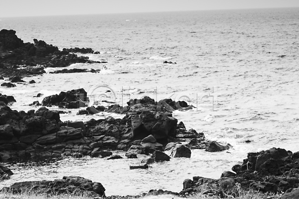 사람없음 JPG 포토 흑백 가을(계절) 바다 바위(돌) 애월해수욕장 야외 제주도 주간 풍경(경치)