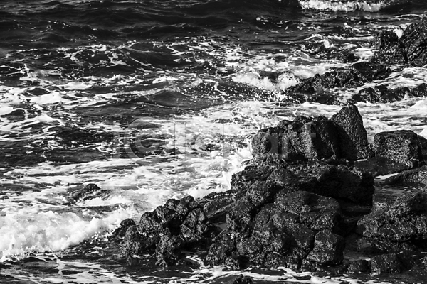 사람없음 JPG 포토 흑백 가을(계절) 바다 바위(돌) 애월해수욕장 야외 제주도 주간 파도 풍경(경치)