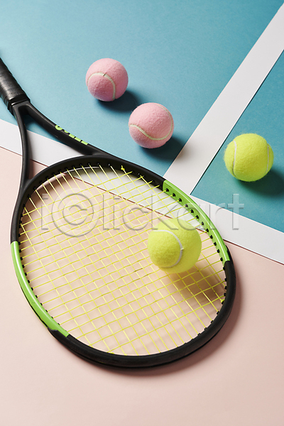 사람없음 JPG 포토 하이앵글 민트색배경 분홍색배경 스튜디오촬영 실내 오브젝트 테니스 테니스공 테니스라켓 테니스용품 테니스장