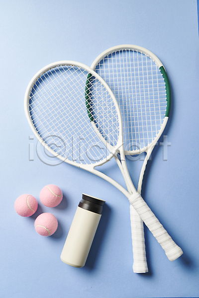 사람없음 JPG 포토 하이앵글 스튜디오촬영 실내 오브젝트 텀블러 테니스 테니스공 테니스라켓 테니스용품 파란배경