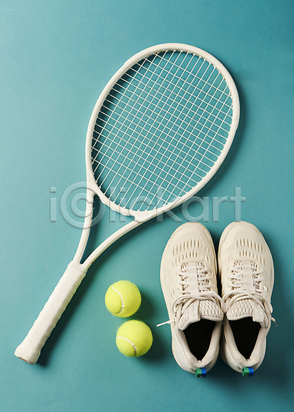 사람없음 JPG 포토 민트색배경 스튜디오촬영 실내 오브젝트 테니스 테니스공 테니스라켓 테니스용품 테니스화 한켤레