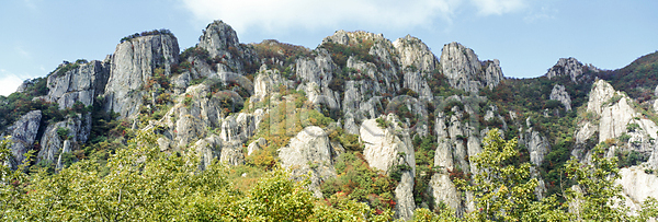 사람없음 JPG 포토 가을(계절) 기암괴석 기암절벽 나무 단풍 산 산등성이 야외 자연 주간 풍경(경치)