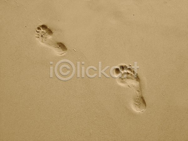 사람없음 JPG 포토 해외이미지 갈색 걷기 모래 발자국 선탠 수영 휴가