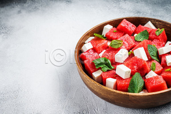 달콤 사람없음 JPG 포토 해외이미지 나무그릇 샐러드 수박 수박조각 실내 잎 제철과일 치즈 흰배경